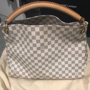The Artsy MM l Damier Azur canvas.